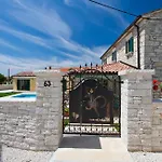 Countryside Romina With Private Heated Pool *
