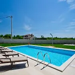 Countryside Romina With Private Heated Pool