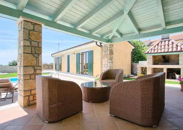 Countryside Romina With Private Heated Pool *