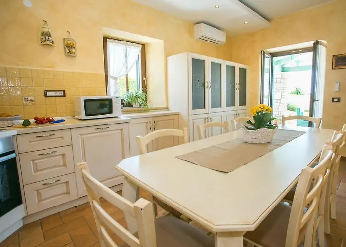 Villa Countryside Romina With Private Heated Pool *