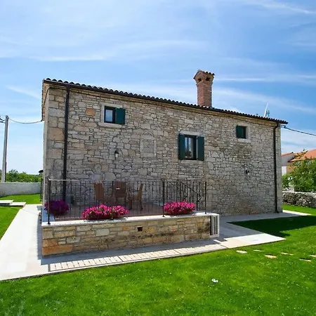Countryside Romina With Private Heated Pool