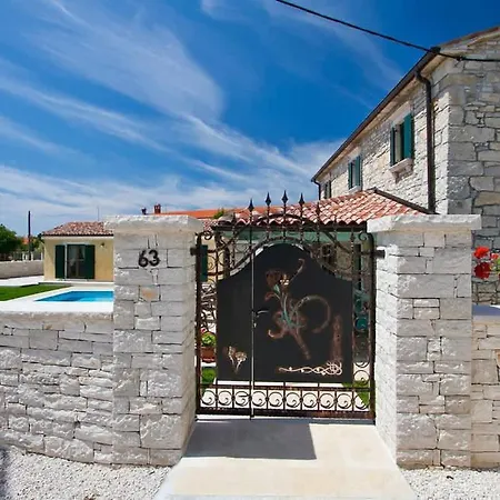 Countryside Romina With Private Heated Pool *
