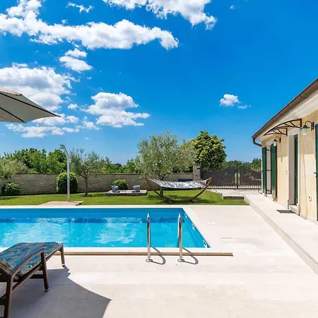 Βίλα Countryside Romina With Private Heated Pool Radetići