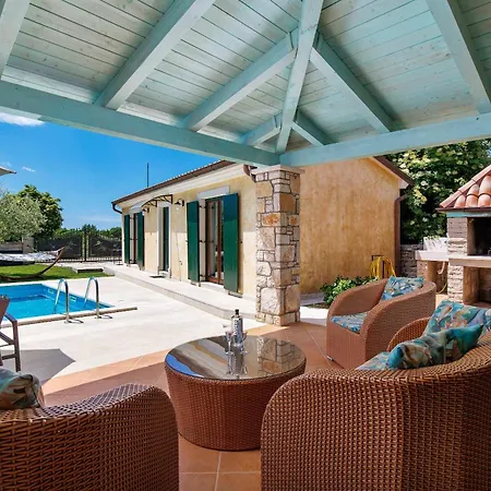 Countryside Romina With Private Heated Pool