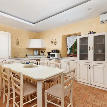 Countryside Romina With Private Heated Pool